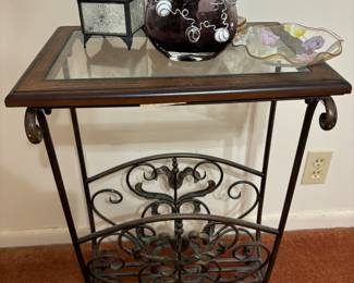 Magazine rack table