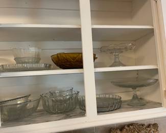 Cake stands, bowls & platters