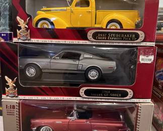 Road Signature 1:18 die cast