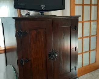 Wood/Metal Media Cainet