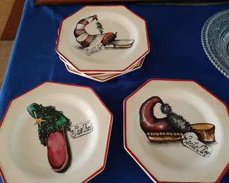 Christmas Plates..."Santa Clogs" "Shoe Tree"