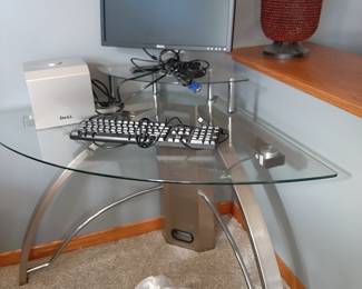 Glass/Metal Corner Work Station