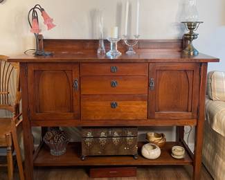 Leick Furniture buffet console table