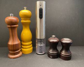 Pepper grinders Puegot