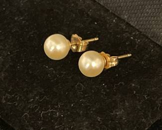 Pearl & 14k earrings