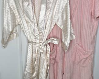Vintage robes