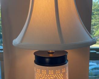 Pierced porcelain chinoiserie short table lamp