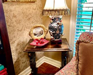 LOVE THIS SMALL END TABLE, THE DETAIL.