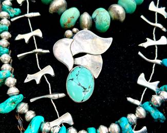 SIGNED INDIAN PIECES. ANIMAL FETISH STERLING NECKLACE.