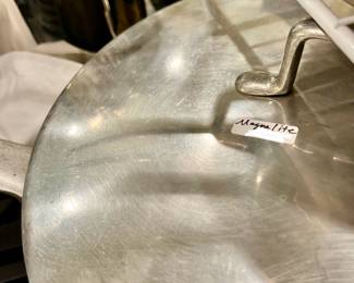 MAGNALITE POT.