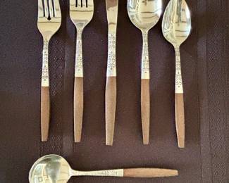 MCM VTG Interpur Canoe Scroll Brown Wood Look Handle Stainless Flatware Japan 2 sets service for 8 plus extras 