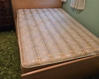 Full size bed