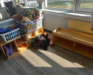 (2) Children's Storage Benches And Large Group Of Stuffed Animals