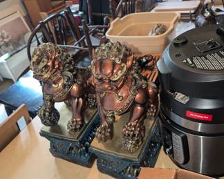 Foo dogs