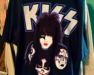 AHHHH....the Farewell Tour Tee...never worn