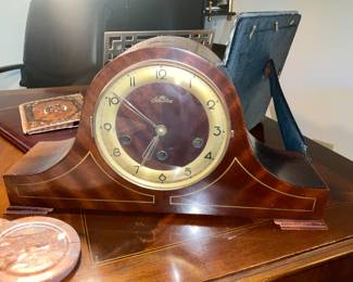 Style King, mantel clock