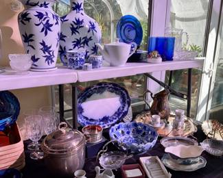 Kitchen ware, blue and white  dishes