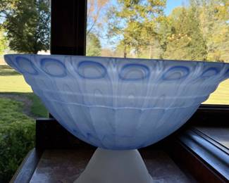 Murano. Pedestal Glass bowl, 