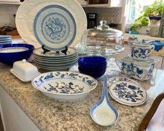 Dishes ware, blue & white dish set