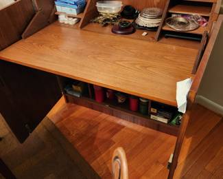 MCM pullout desk