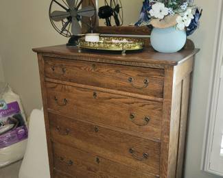 Antique chest of drawers