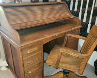 Antique rolltop desk