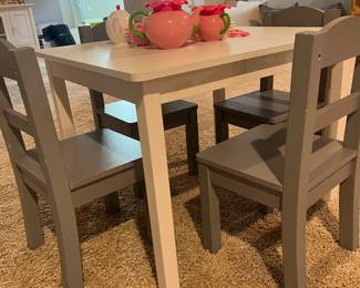 Table & 4 chairs