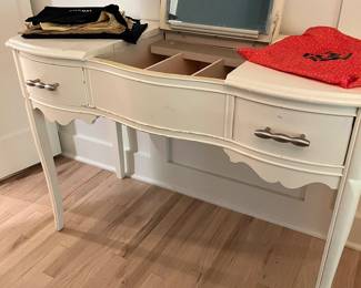 Dressing table
