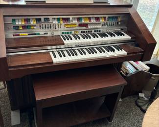Lowrey Organ