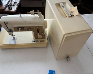 Singer Sewing Machine