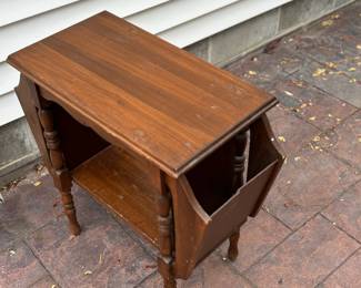 Side Table/Magazine Holder
