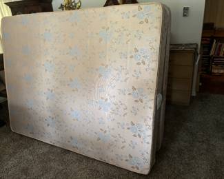 Full Size Sealy Mattrass and Box Spring