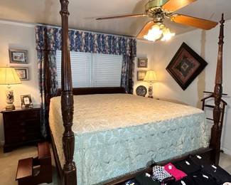 King Size Poster Bed and Steps