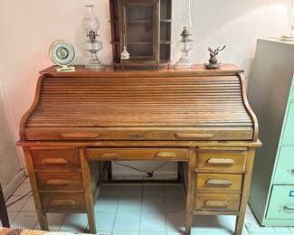 Vintage, Roll-Top Desk, Great Condition