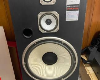 Realistic Optimus-1000 speakers