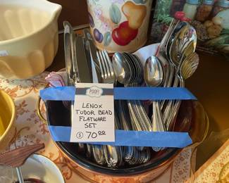  Lenox Plume Flatware