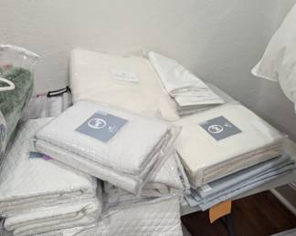 SDH
John Robshaw
Leitner
Purist
Down Stuffers
Matouk