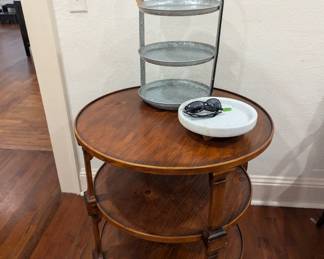 Three tiered side table
Tiered serving/display tower 