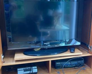 Samsung TV And Panasonic VHS Player