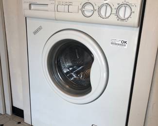 This combination washer dryer is ventless so you could literally have it in your closet. Washes up to 17 pounds of laundry in one cycle, energy efficient great for a college room, guest house, ADU, AirBnB, or office.
Out of box, but never used. $500 Or best offer.