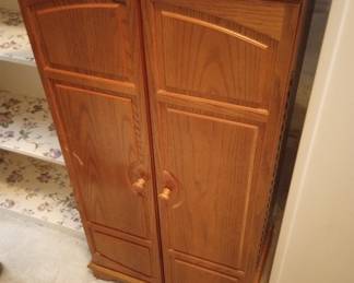 Beautiful oak jewelry chest