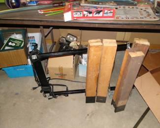 Sawhorse legs