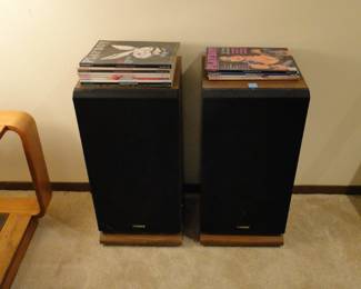 Pair of working vintage speakers