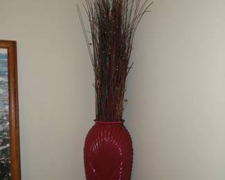 Shell vase with fronds