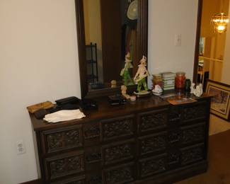 Vintage 1970's dresser and mirror makes a great project piece