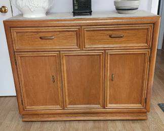 NICE mcm buffet/bar with fold out top and storage 