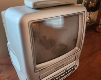Vintage TV w remote!