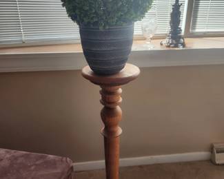 Plants stand and faux topiary 