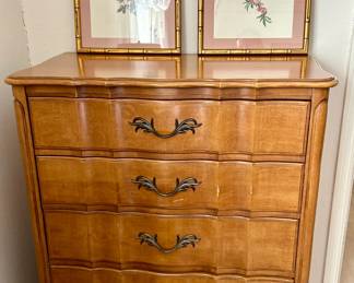 Kroehler  Dresser
