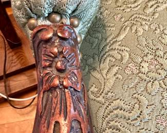 SETTEE DETAIL